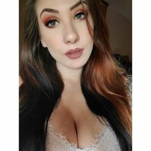 Meet your Posher, Angie